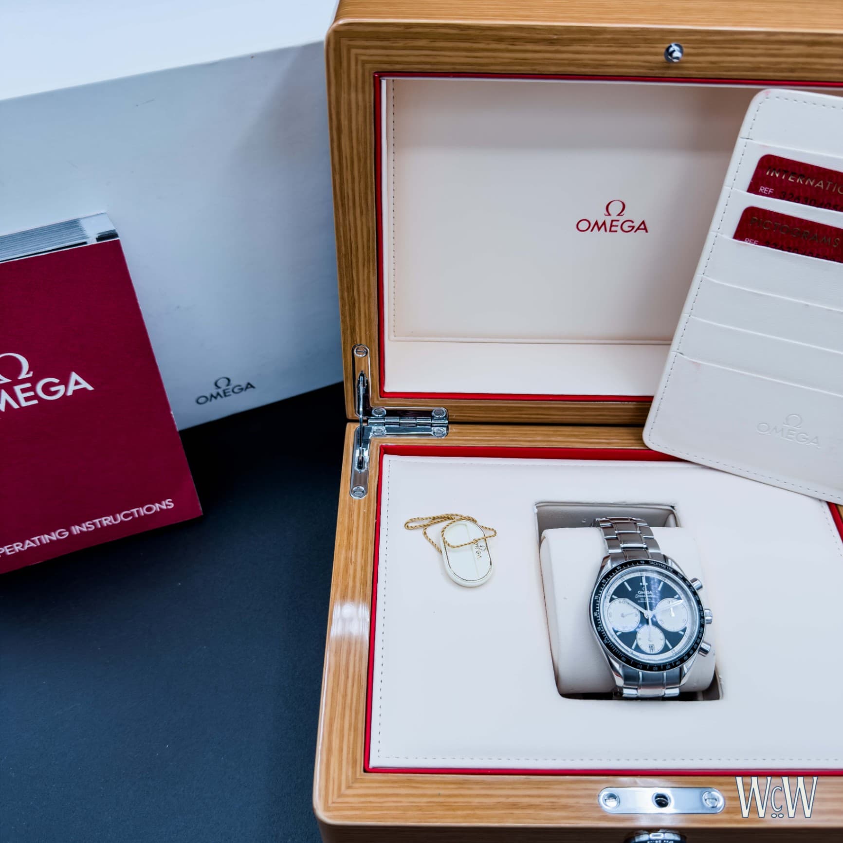 Omega Speedmaster Moonwatch