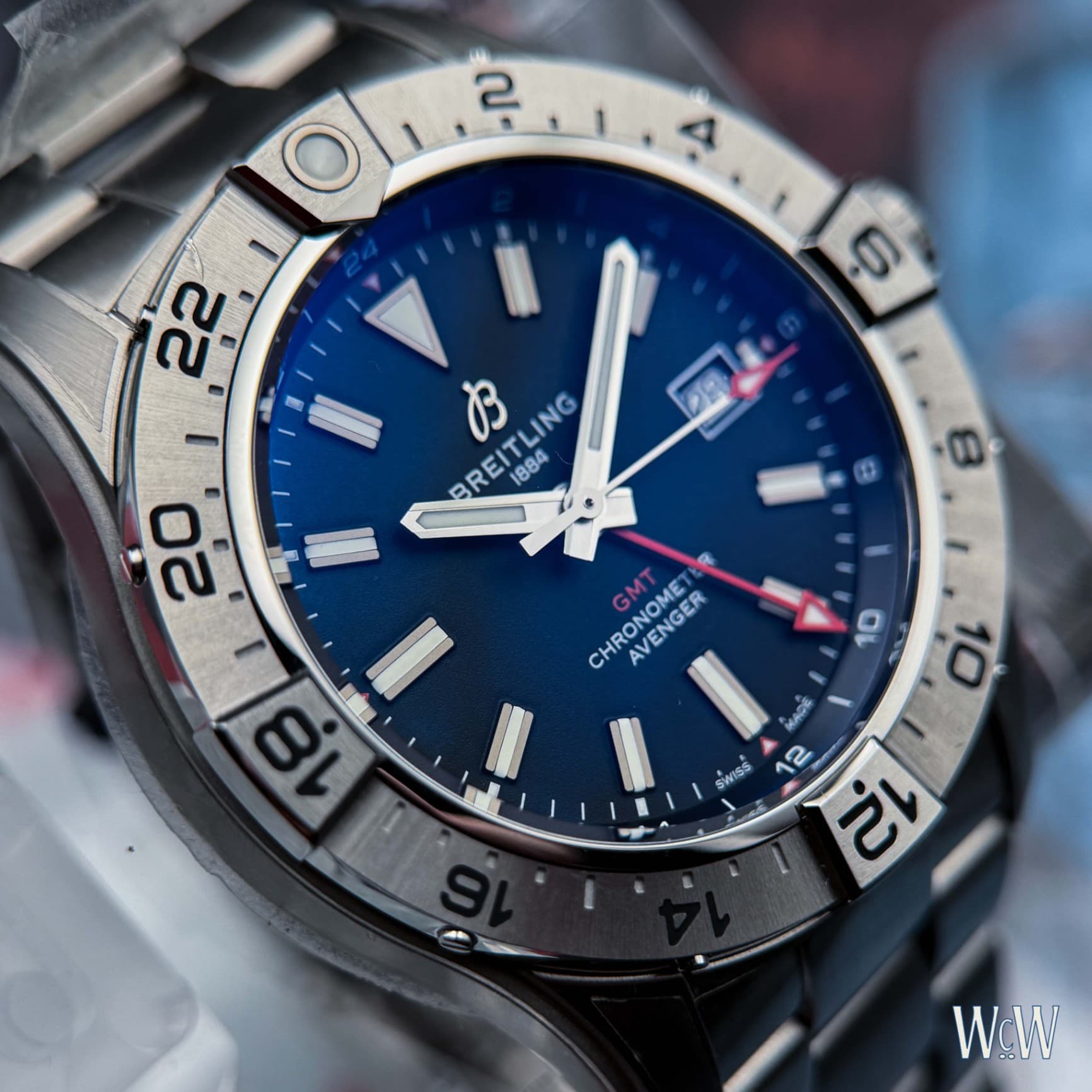 Breitling Avenger Automatic GMT 44